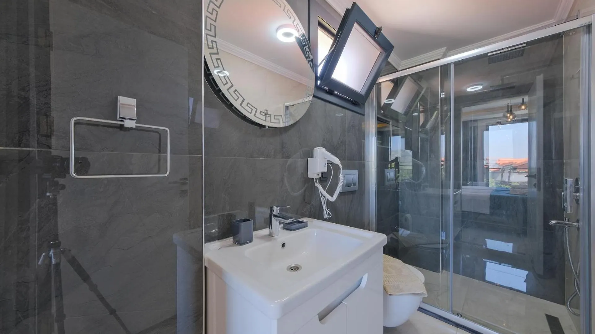 Villa Lotus/ Oeluedeniz Isitmali Kapali Havuzlu Fethiye