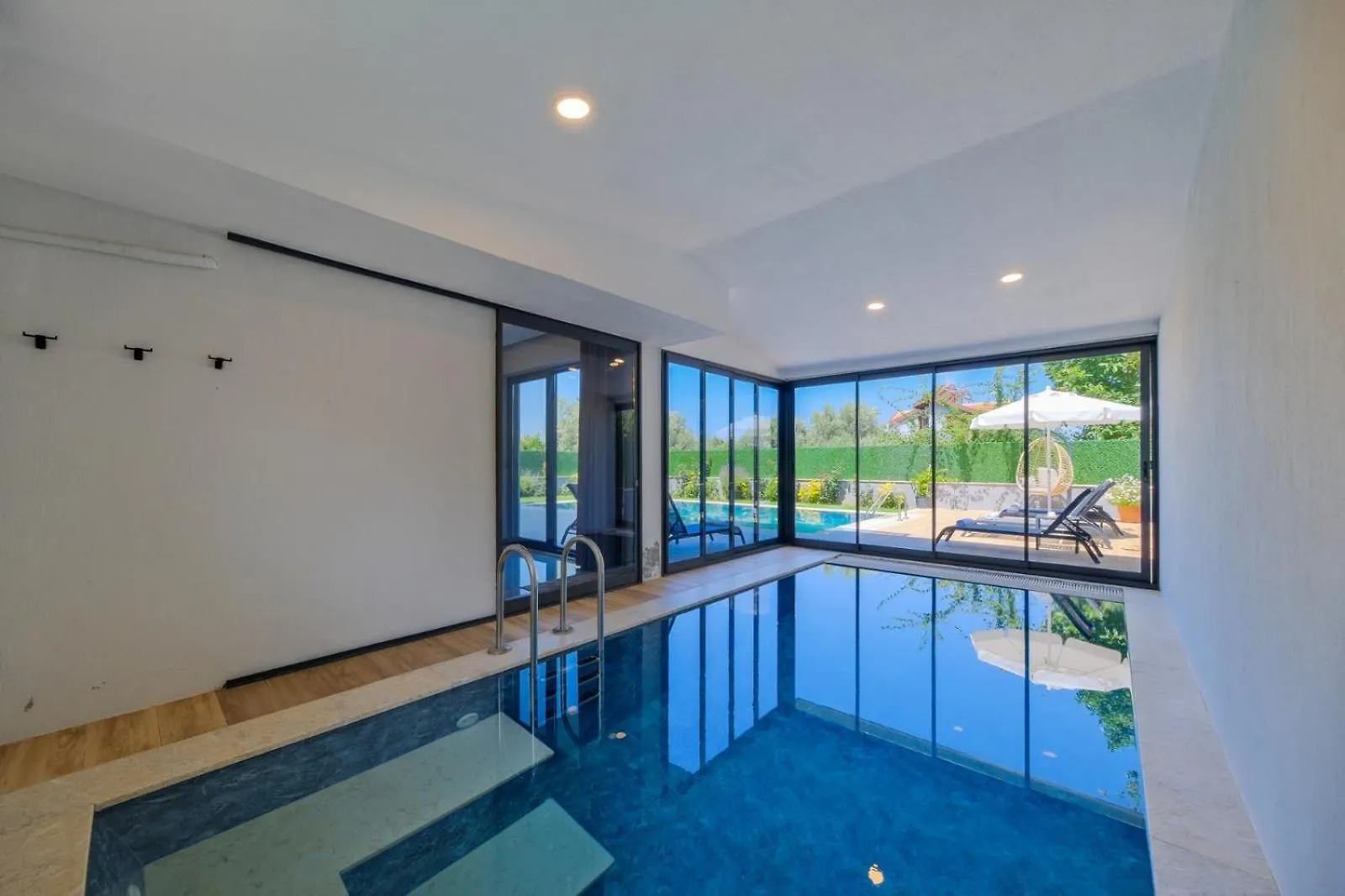 Villa Lotus/ Oeluedeniz Isitmali Kapali Havuzlu Fethiye
