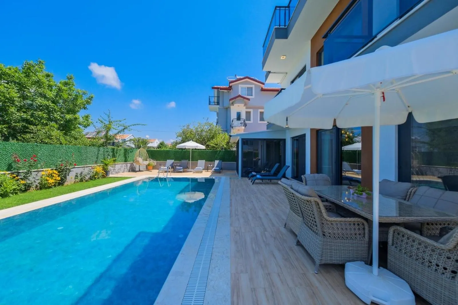 Villa Lotus/ Oeluedeniz Isitmali Kapali Havuzlu Fethiye