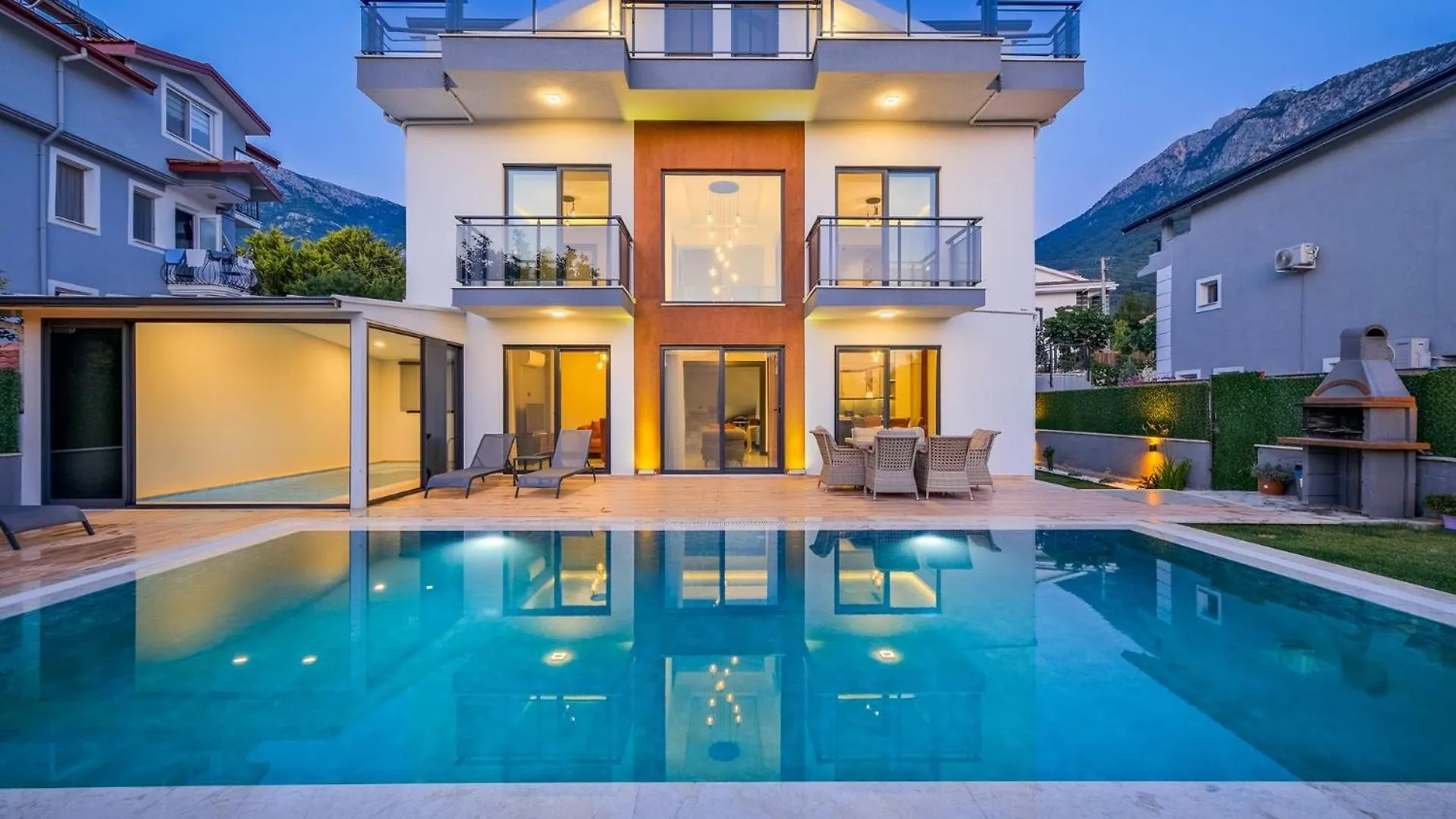 Villa Lotus/ Oeluedeniz Isitmali Kapali Havuzlu location