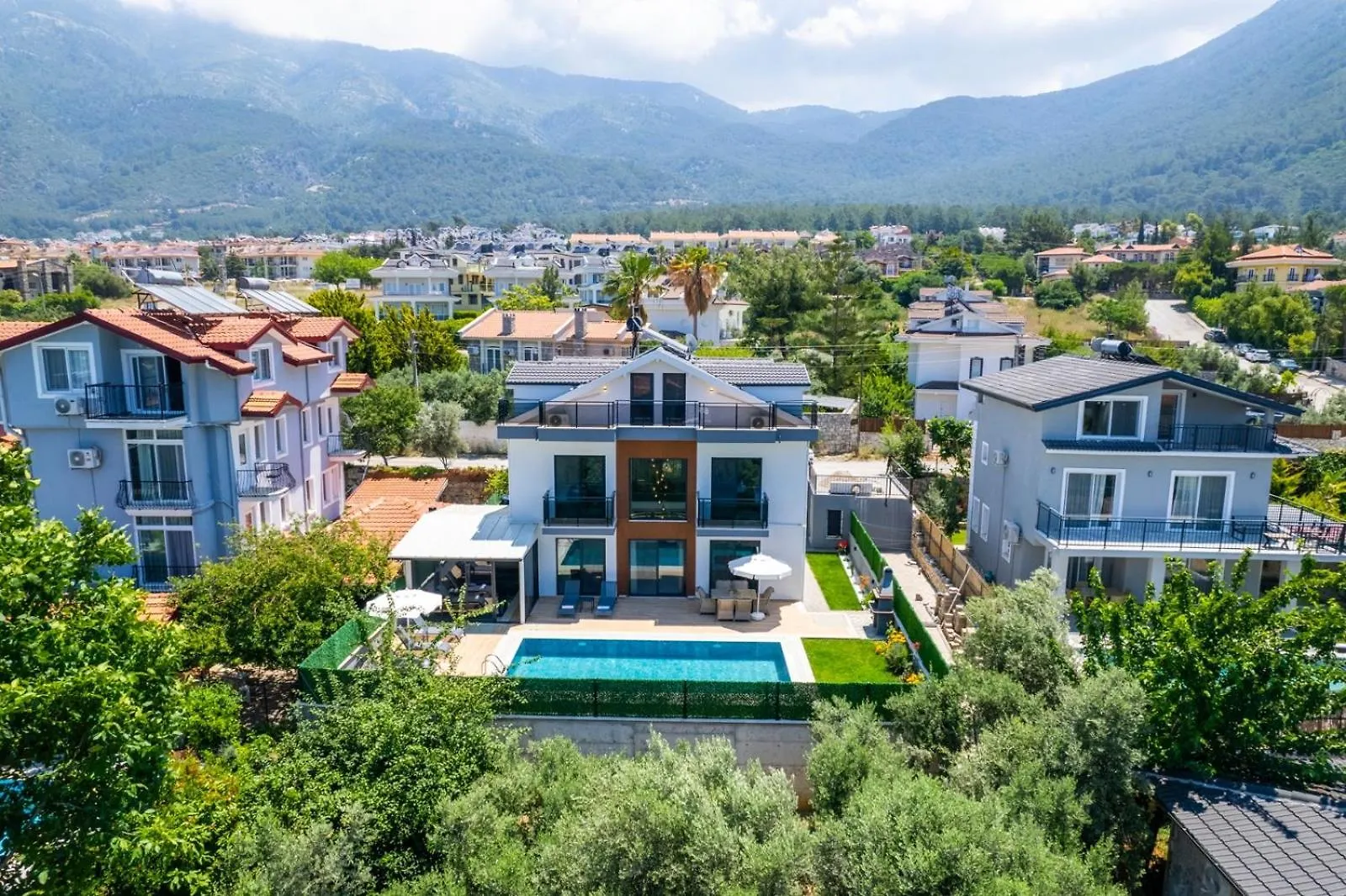 Villa Lotus/ Oeluedeniz Isitmali Kapali Havuzlu Fethiye Turkey